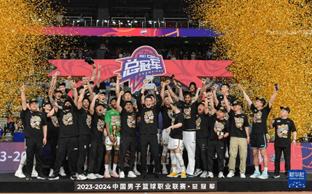 热门赛事成为球迷追逐焦点，吸引多国球员参加