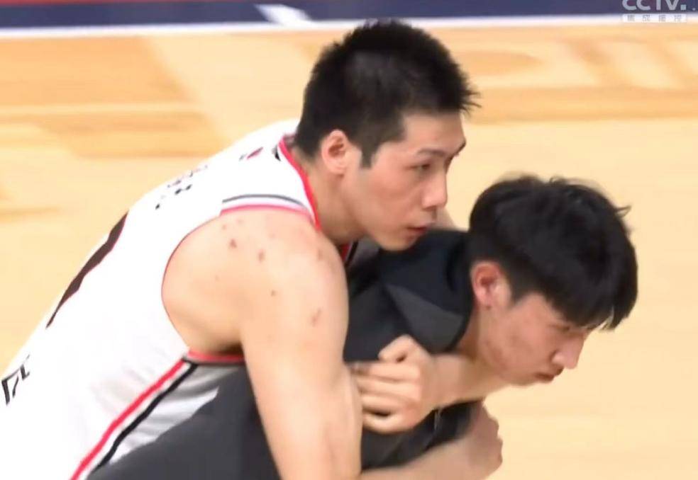 山西男篮主场击败对手，士气高昂